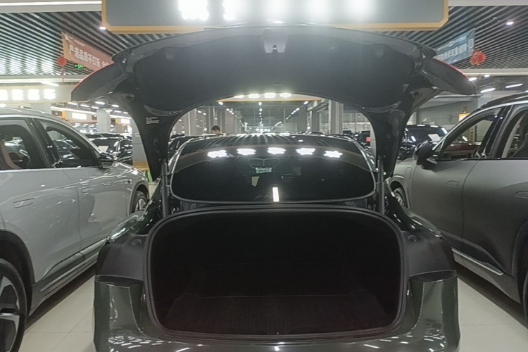 Tesla Model 3 2024 #19 Tesla Model 3 2024 car image #19
