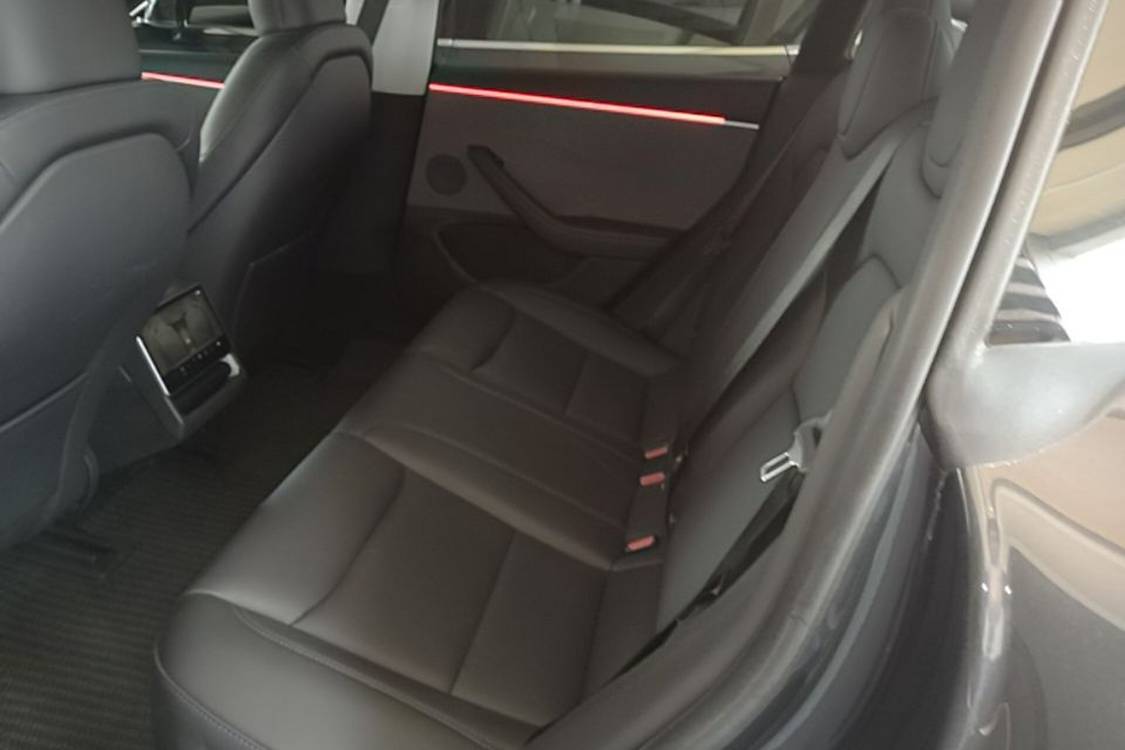 Tesla Model 3 2024 صورة سيارة #13