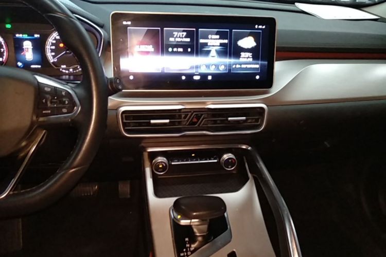 GEELY Coolray 2022 car image #13