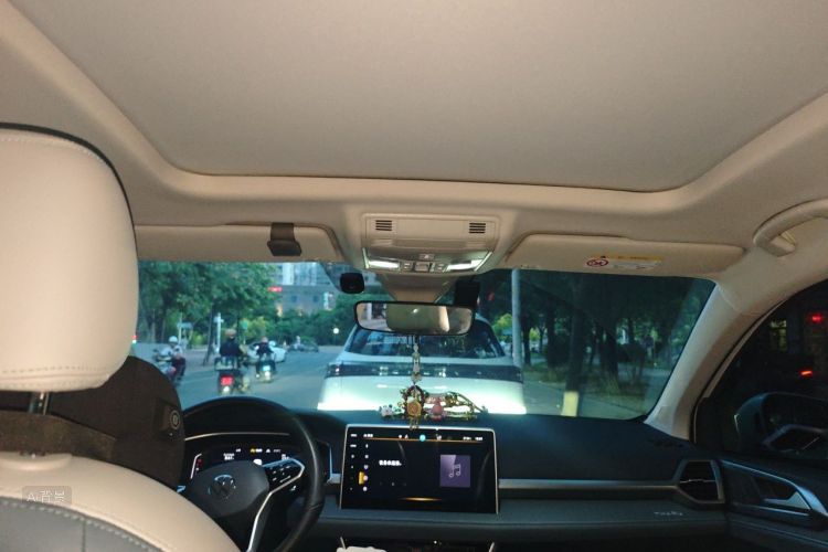 Volkswagen Tharu 2023 car image #20