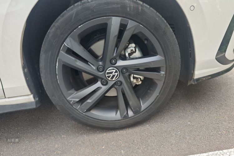 Volkswagen Golf 2023 car image #9