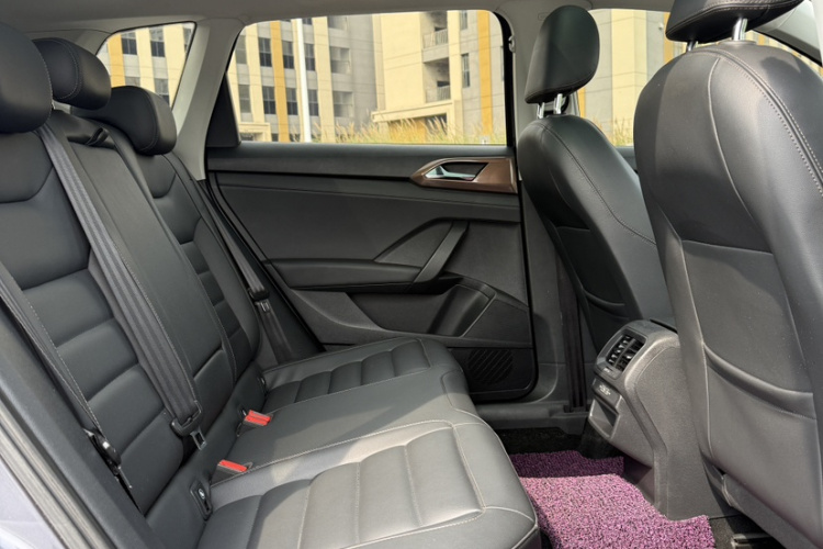 Volkswagen Tharu 2019 immagine di auto #12