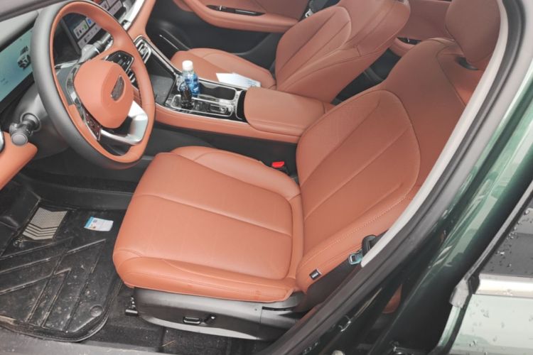 GEELY Emgrand 2025 car image #15