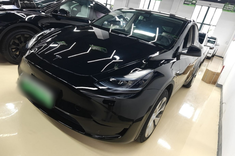 Tesla Model Y 2023 #2 Tesla Model Y 2023 car image #2