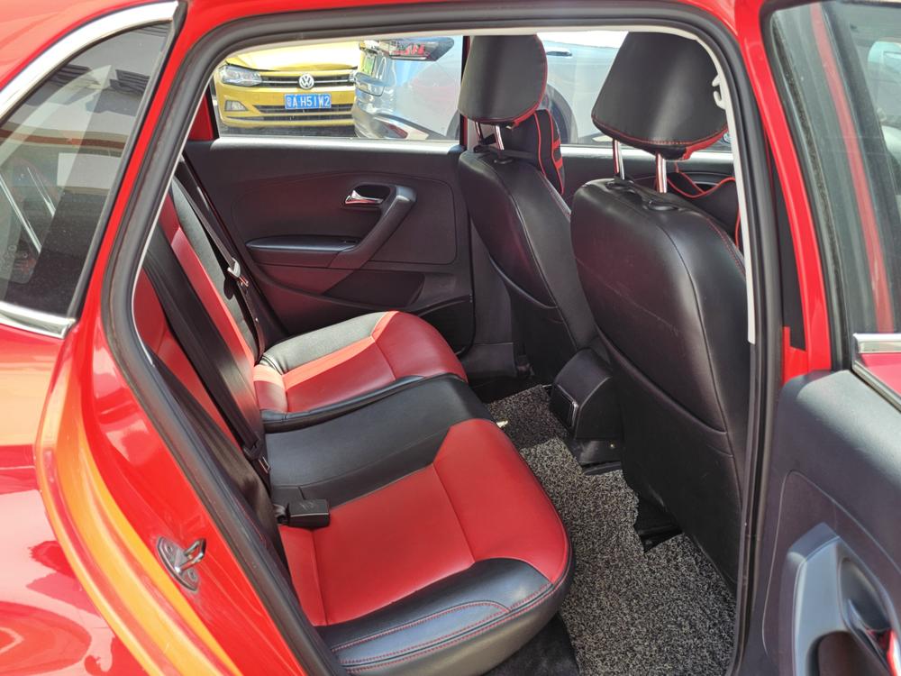 Volkswagen Polo 2016 car image #19