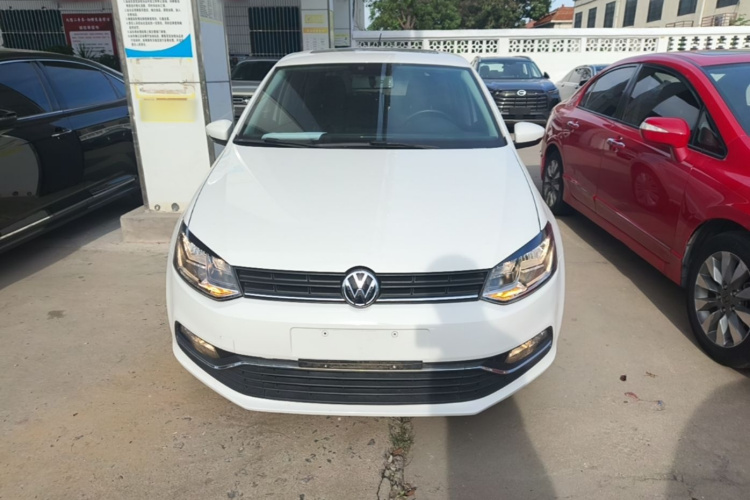 Volkswagen Polo 2019 car image #3