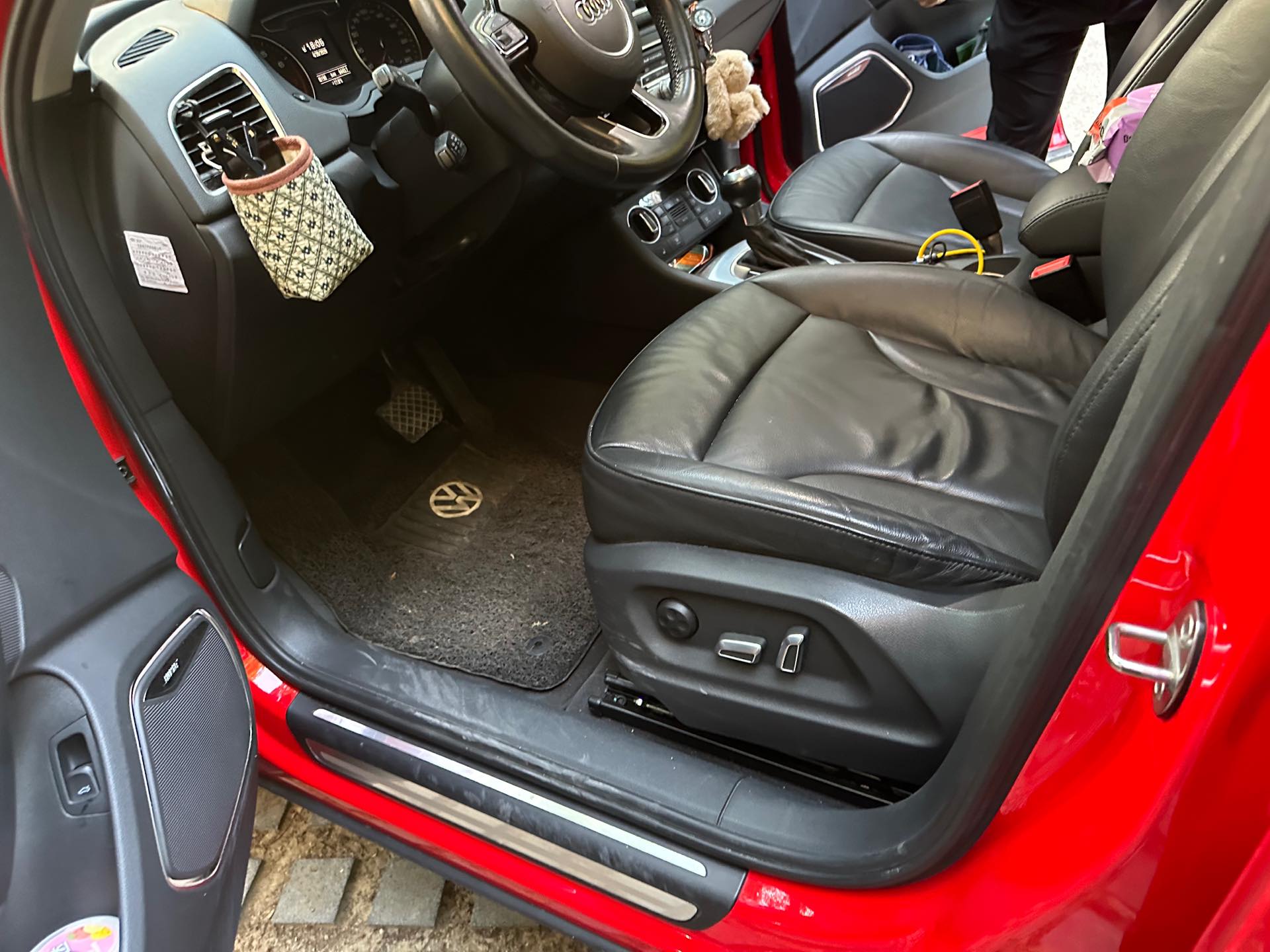 Audi Q3 2016 car image #8