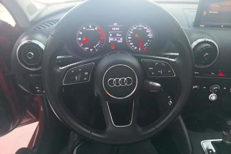 Audi A3 2018 car image #11