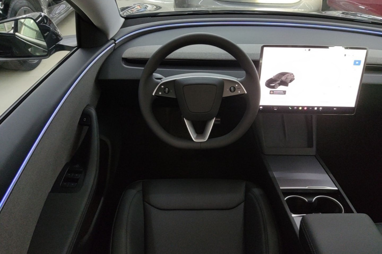 Tesla Model 3 2026 car image #11