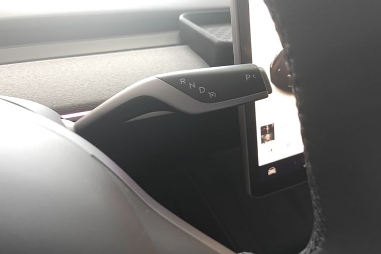 Tesla Model Y 2024 #14 Tesla Model Y 2024 car image #14