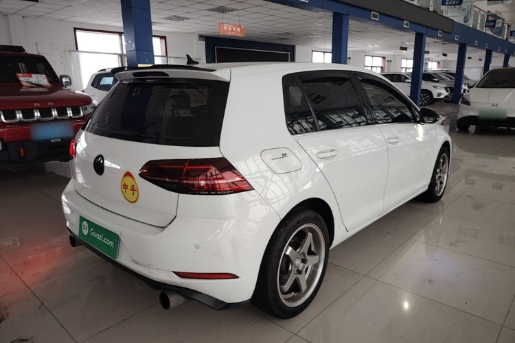 Volkswagen Golf 2018 car image #5