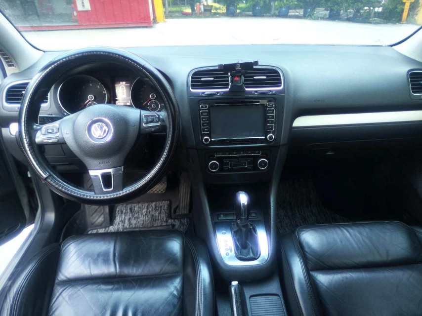 Volkswagen Golf 2012 car image #5