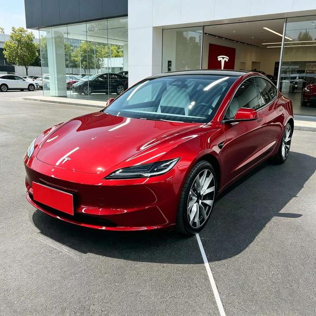 Tesla Model 3 2024 car image #11