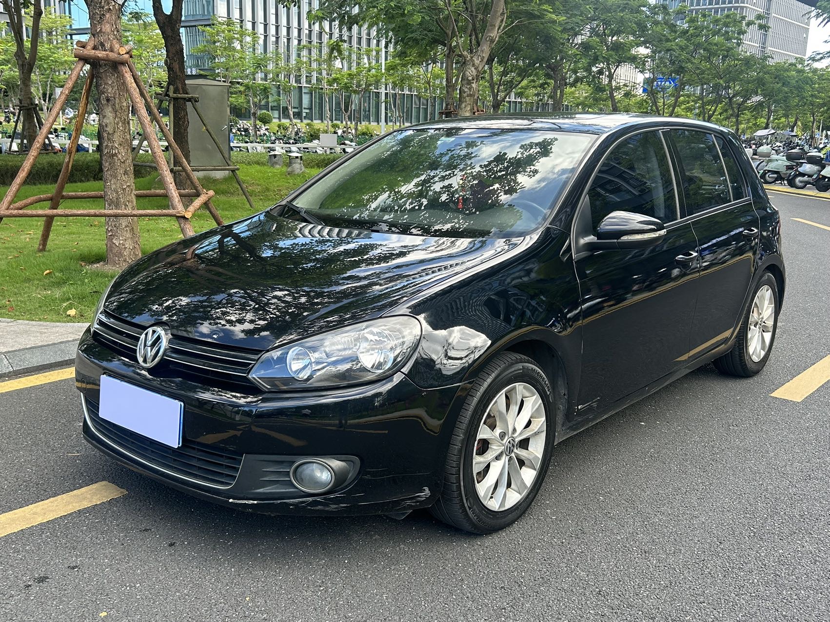 Volkswagen Golf 2011 car image 
