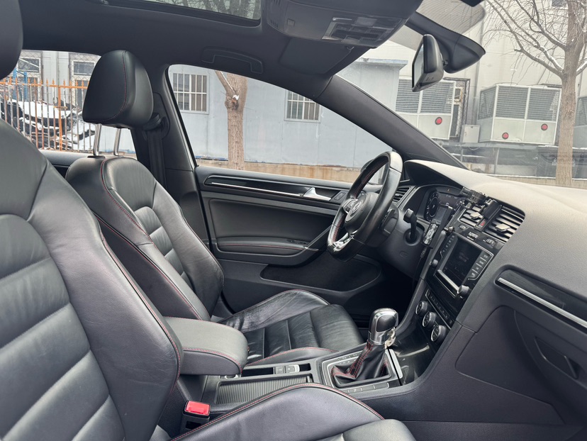 Volkswagen GolfGTI 2016 car image #4
