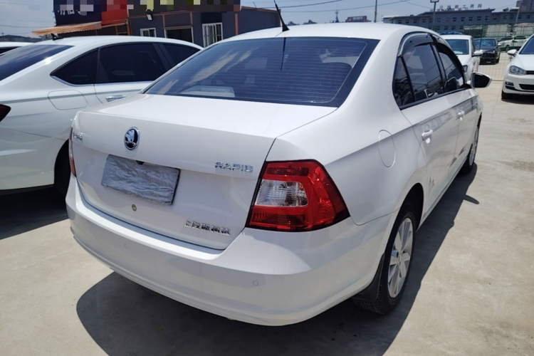 Skoda Rapid 2016 image de voiture #7