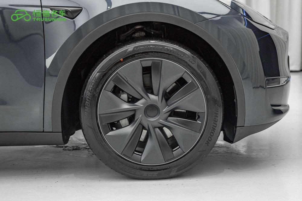 Tesla Model Y 2024 #9 Tesla Model Y 2024 car image #9