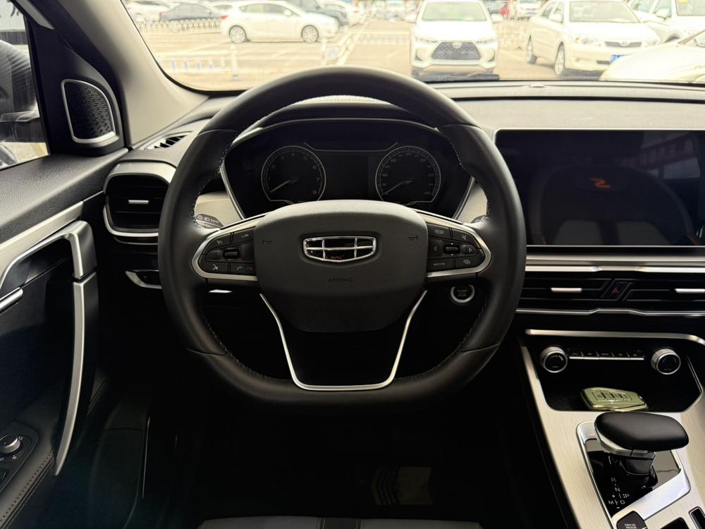 GEELY Coolray 2023 car image #11