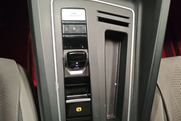 Volkswagen Golf 2022 car image #14
