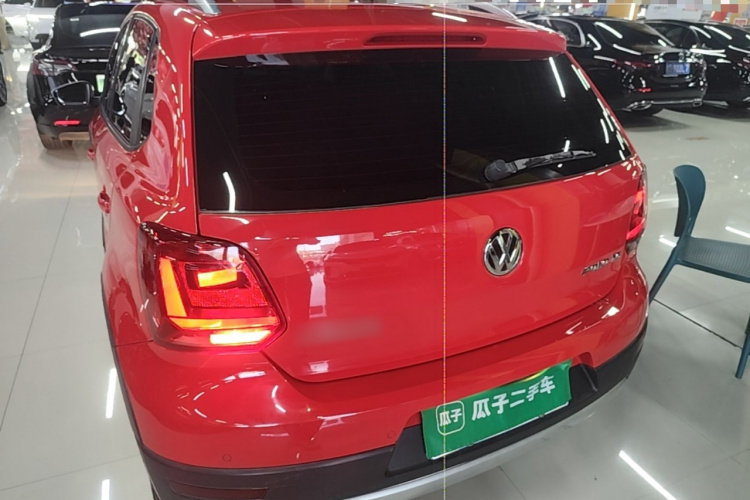 Volkswagen Polo 2015 car image #6