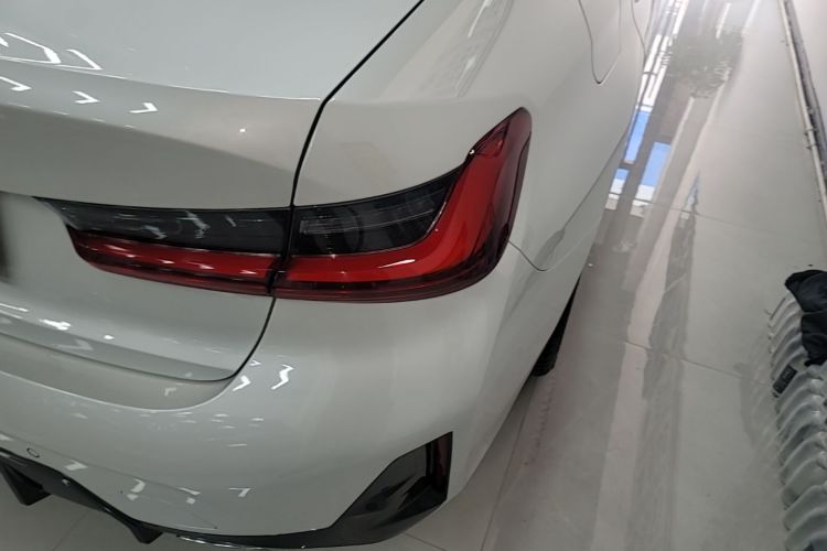 BMW 3 Series 2024 #8 BMW 3 Series 2024 car image #8