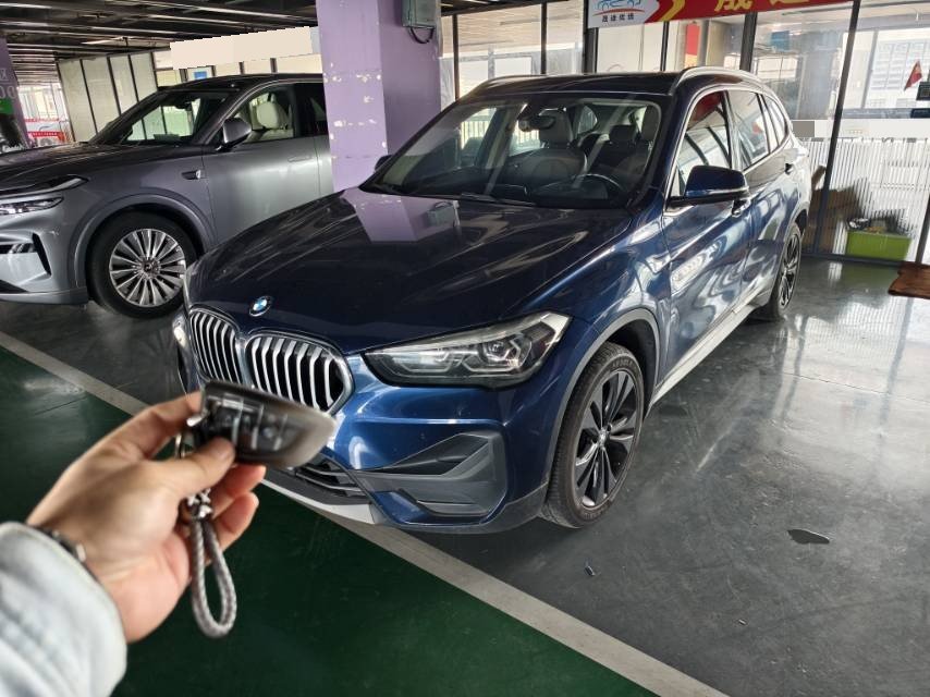 2020 immagine di auto 