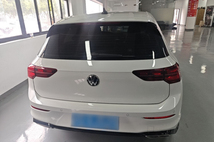 Volkswagen Golf 2022 car image #6