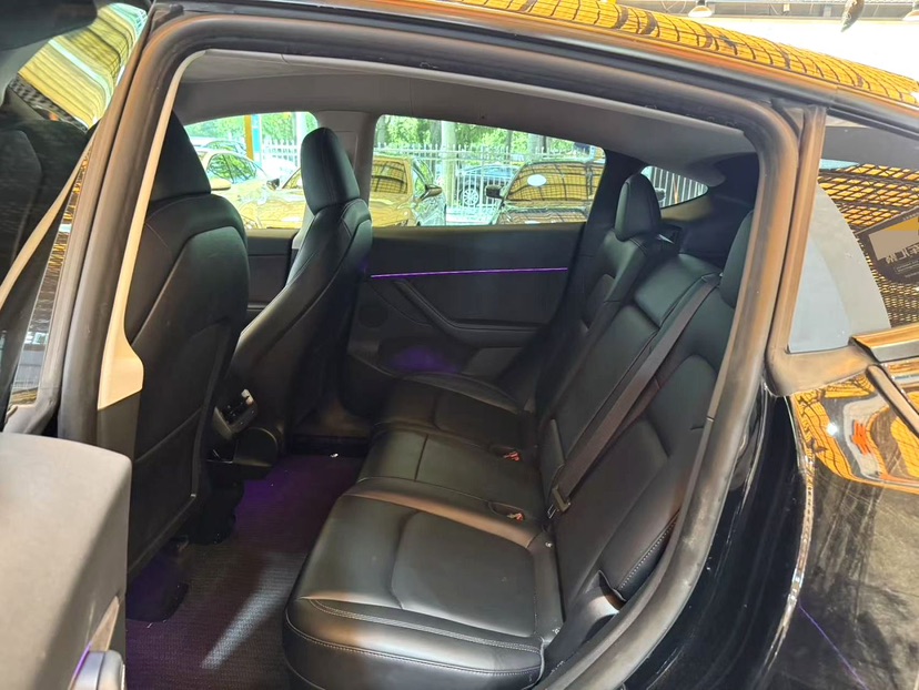Tesla Model Y 2023 car image #5