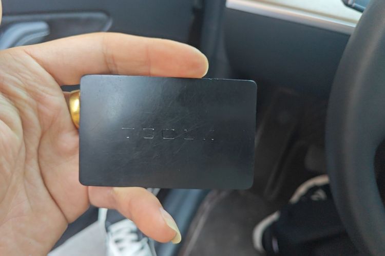 Tesla Model Y 2021 car image #9