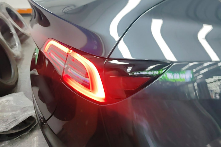 Tesla Model Y 2024 #8 Tesla Model Y 2024 car image #8