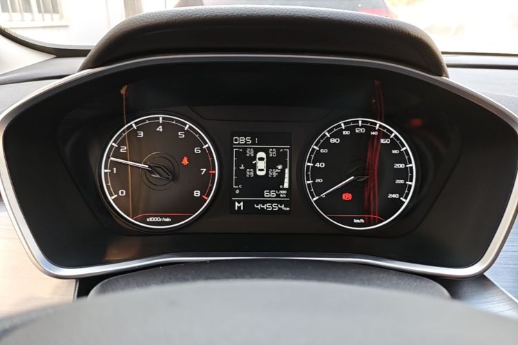 GEELY Coolray 2021 car image #12