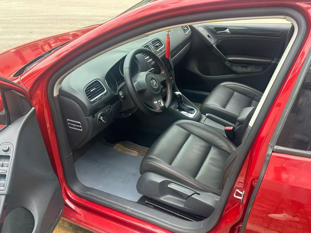 Volkswagen Golf 2013 car image #3