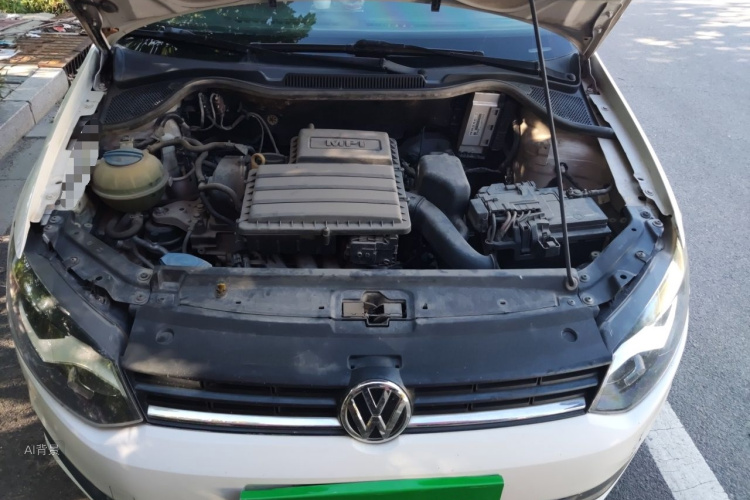 Volkswagen Polo 2015 car image #22