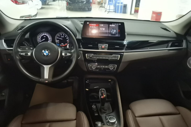 BMW X1 2021 car image #10
