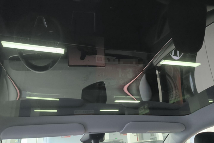 Tesla Model Y 2025 #20 Tesla Model Y 2025 car image #20