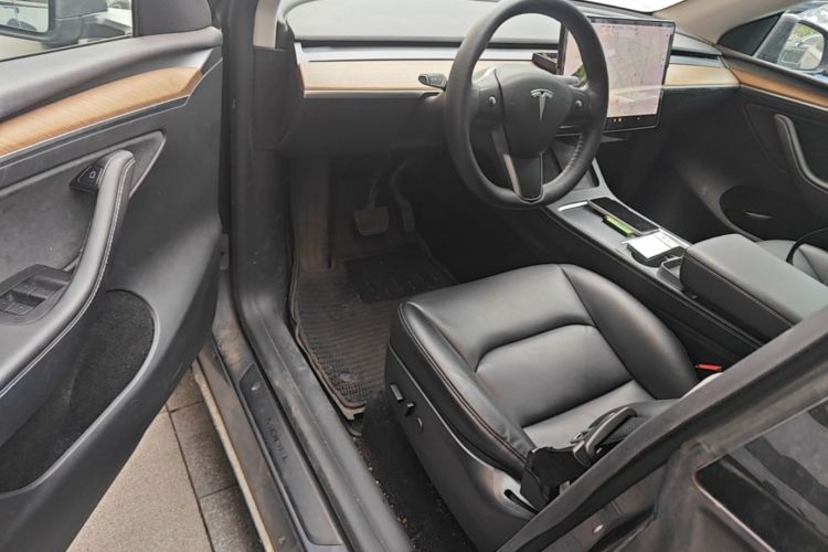 Tesla Model Y 2021 #16 Tesla Model Y 2021 car image #16