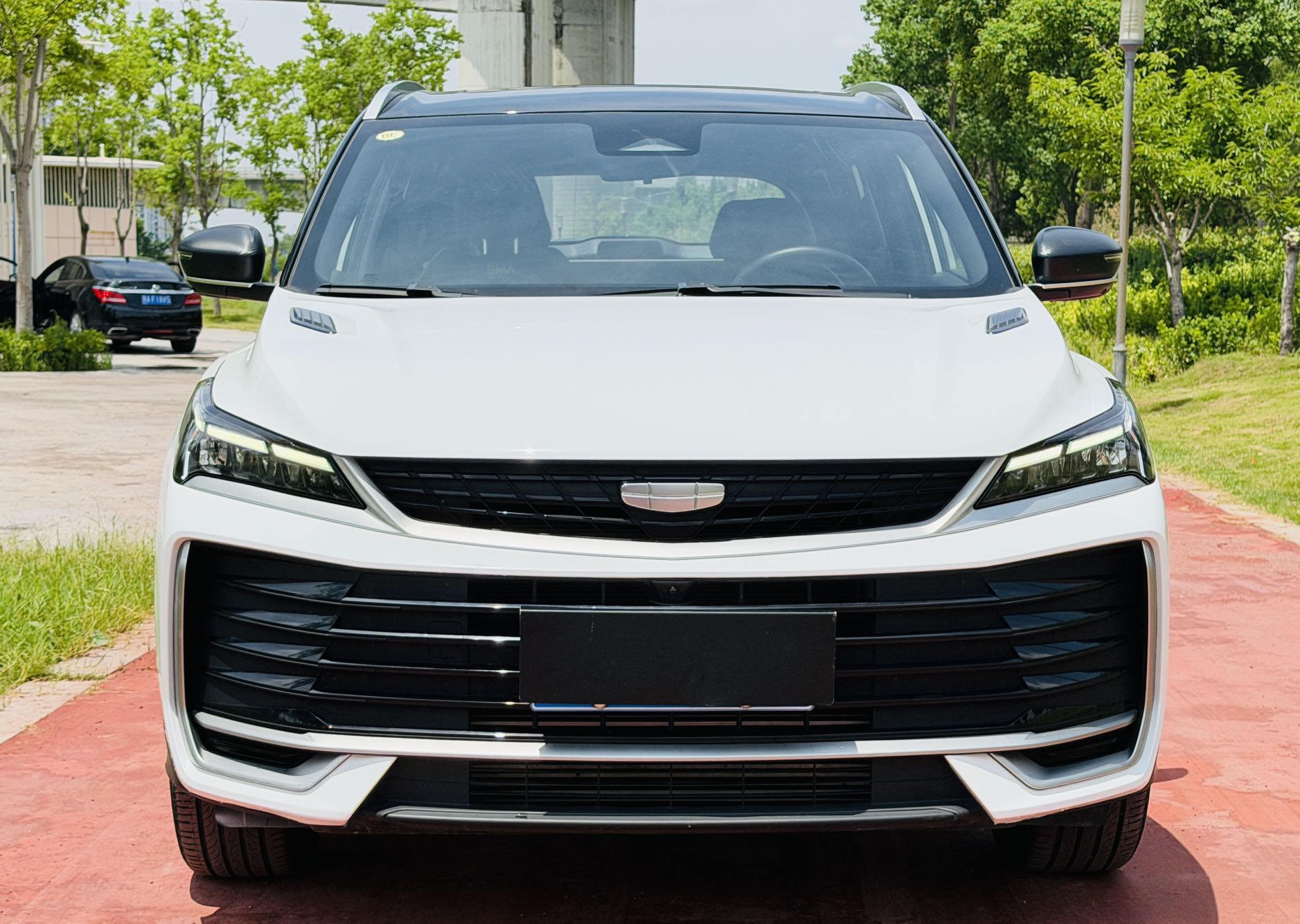 GEELY Coolray 2024 car image #2