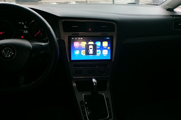 Volkswagen Golf 2015 car image #17