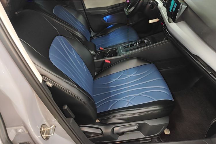 Volkswagen Golf 2022 car image #24