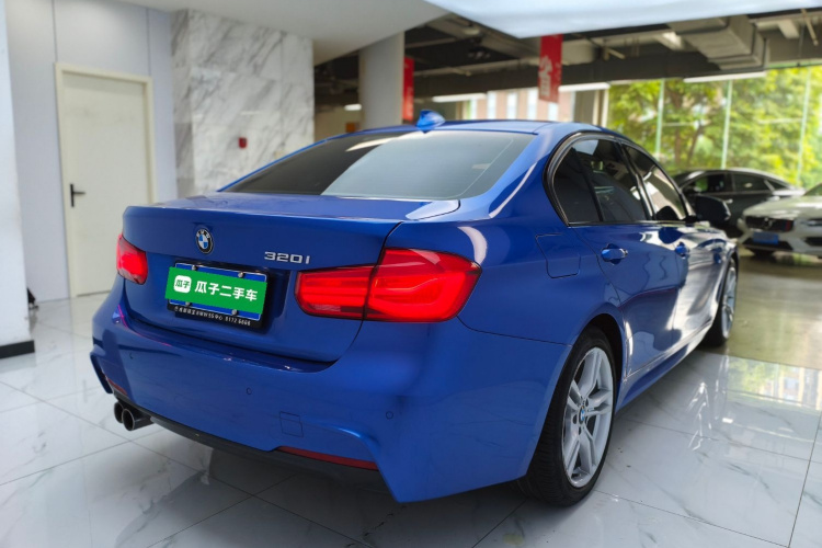 BMW 3 Series 2018 car image #7