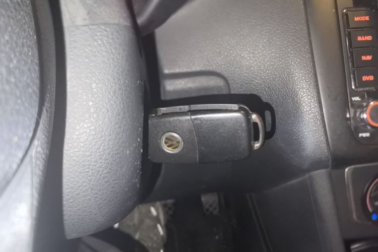 Volkswagen Polo 2015 car image #11