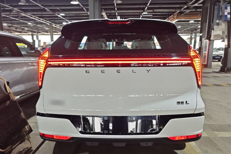 GEELY Boyue L 2026 car image #6