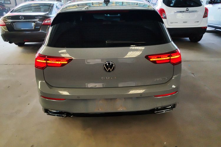 Volkswagen Golf 2023 imagen de coche #6