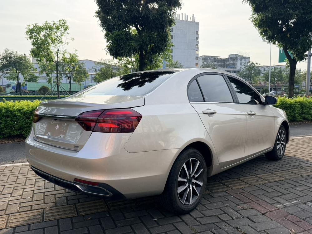 GEELY Emgrand 2019 car image #5