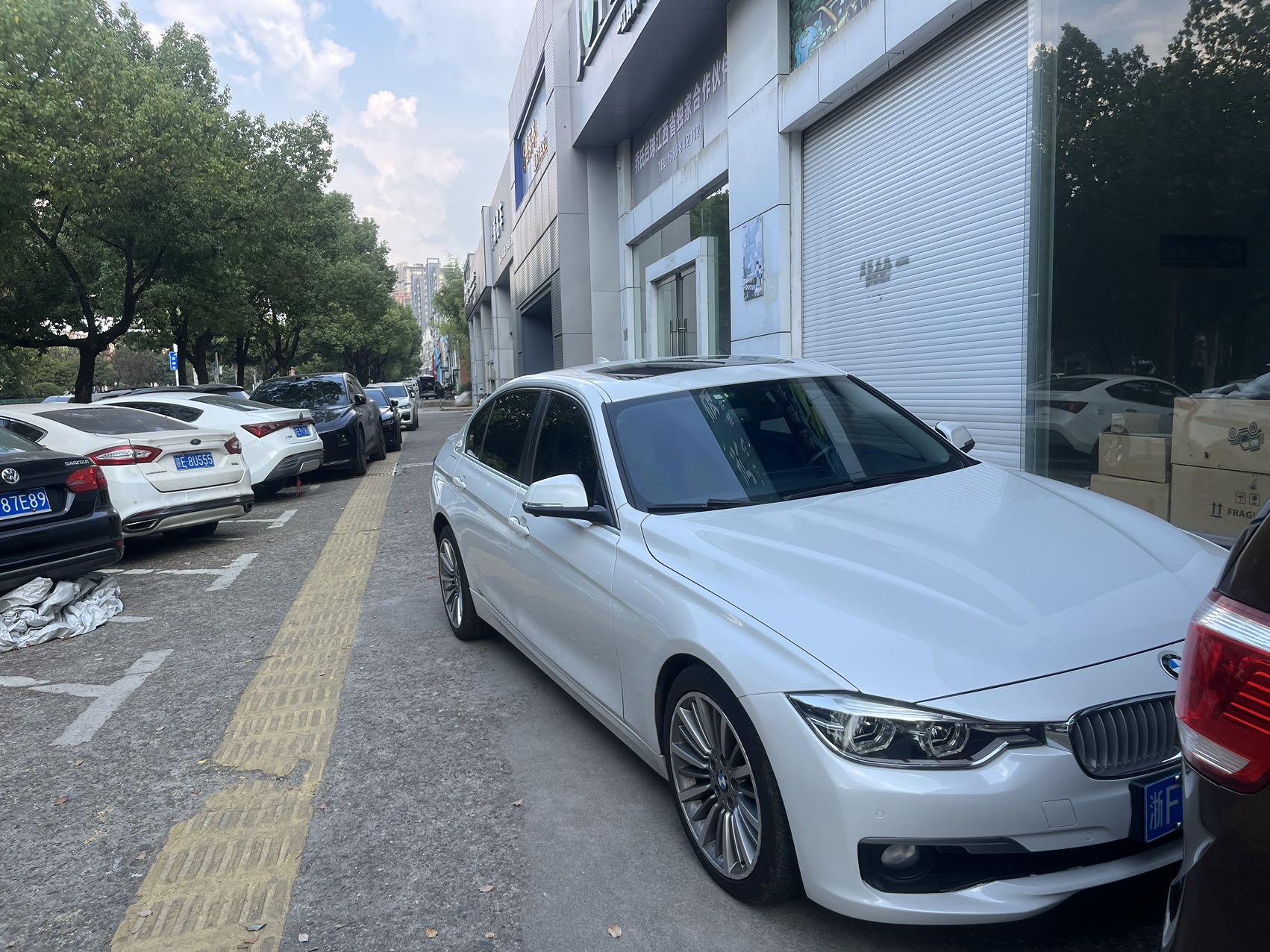 BMW 3 Series 2019 BMW 3 Series 2019 car image