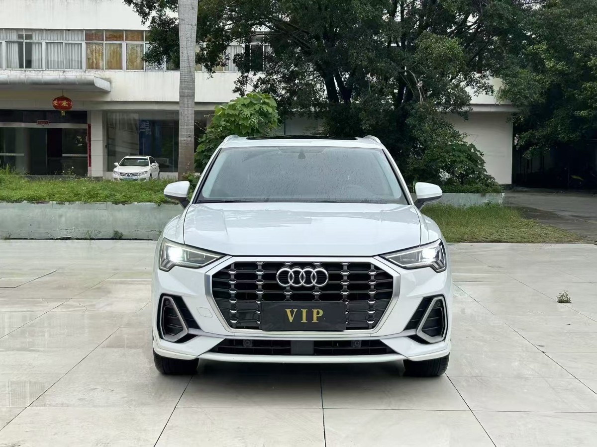 Audi Q3 2020 car image #3