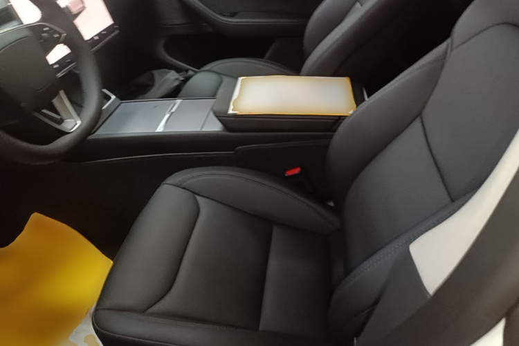 Tesla Model Y 2025 car image #15