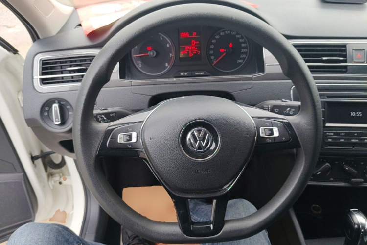 Volkswagen Santana 2018 car image #11