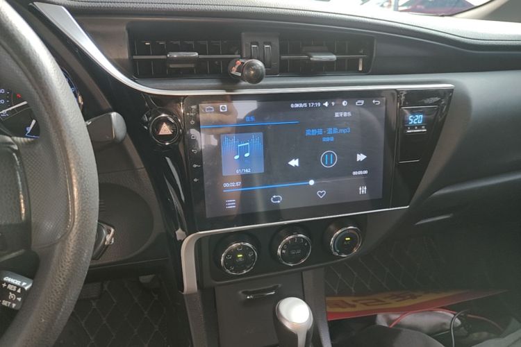Toyota Corolla 2017 #13 Toyota Corolla 2017 car image #13