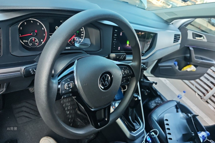 Volkswagen Polo 2022 car image #12